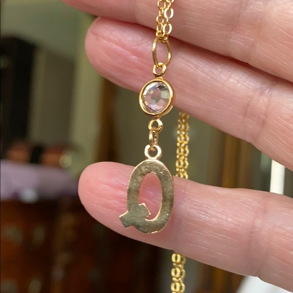 Letter “Q” CZ encrusted pendant necklace - Picture 5 of 5